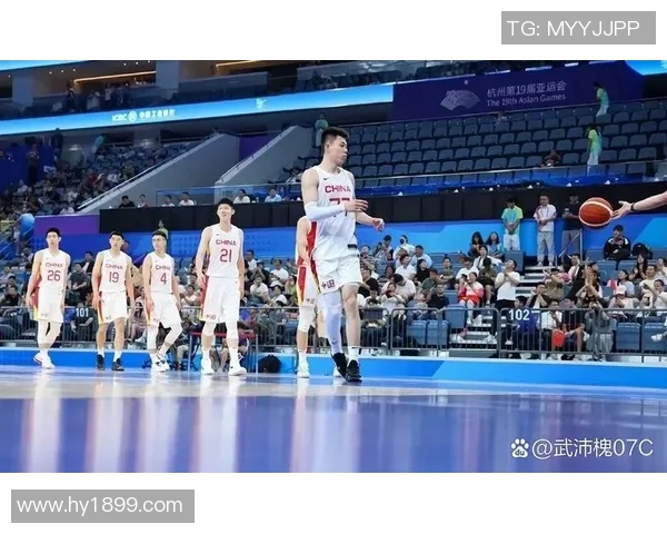 中国男篮在昆山迎战立陶宛全力以赴争取胜利的精彩对决